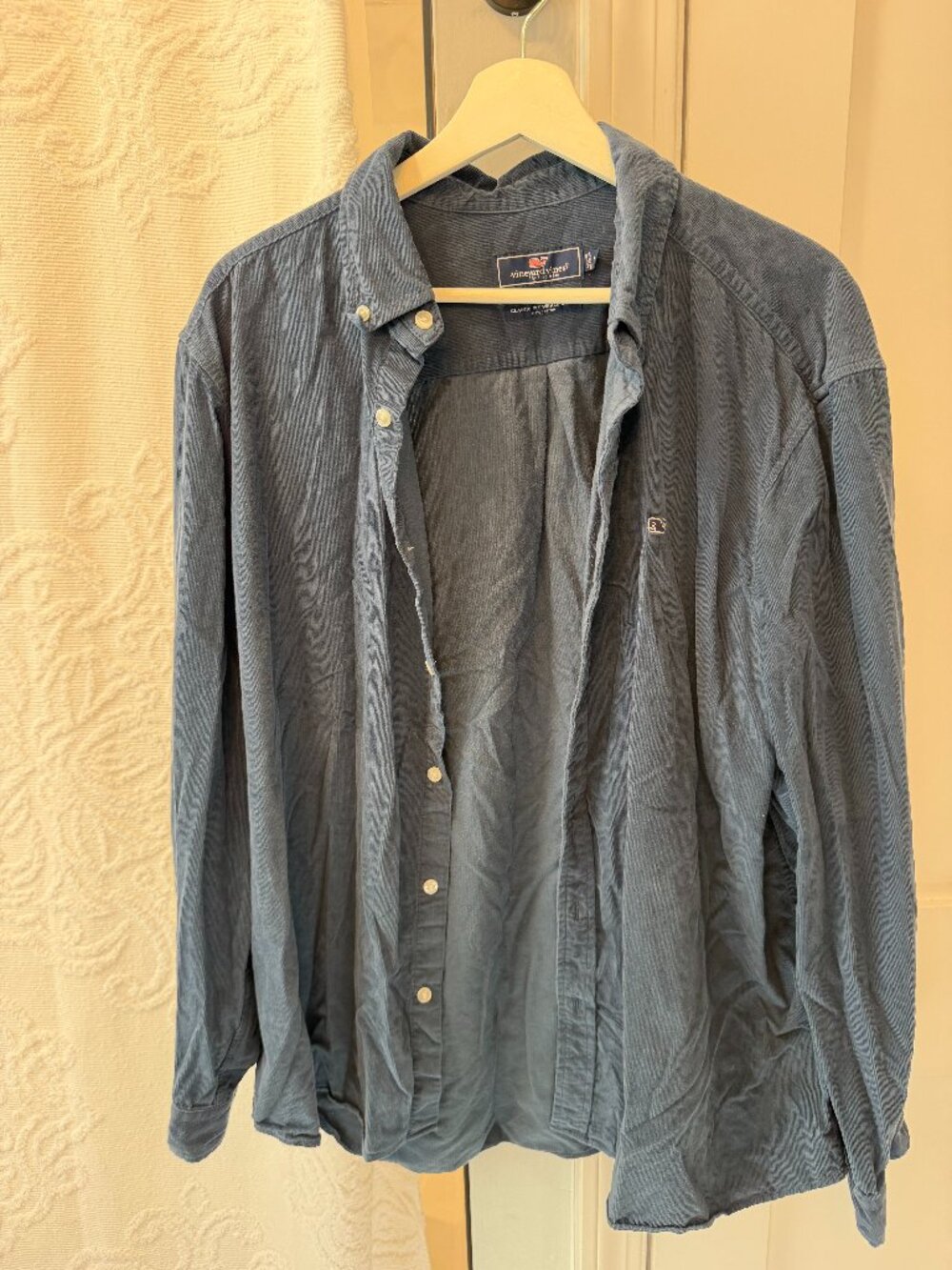Vineyard Vines men's corduroy button down size XL